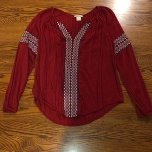 cute blouse that looks hot on anyone that wears it